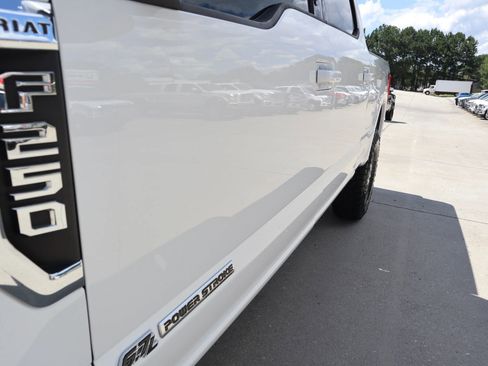 Used 2019 Ford F250 Lariat w/ Lariat Value Package image 28