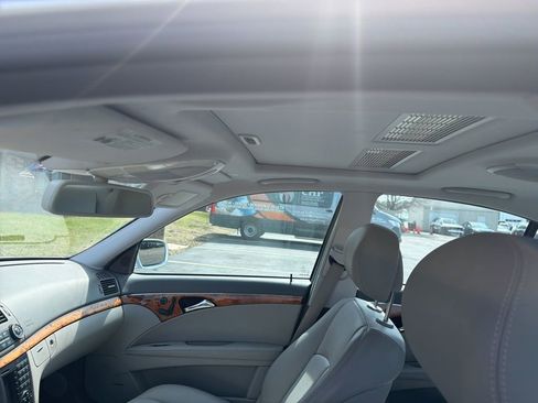 Used 2008 Mercedes-Benz E 350 4MATIC Sedan image 10