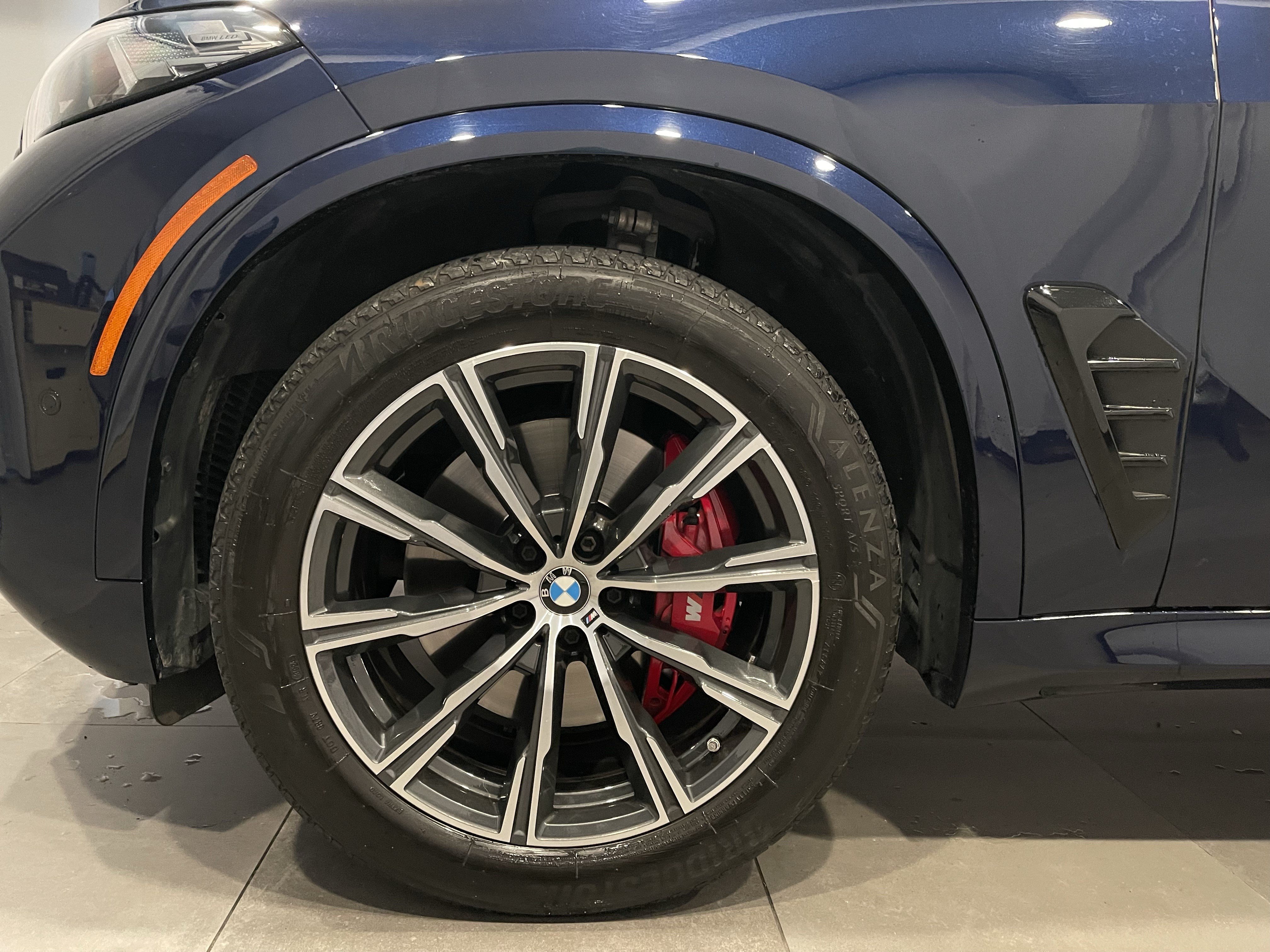Certified 2025 BMW X5 xDrive40i w/ M Sport Package AWD/4WD image 7