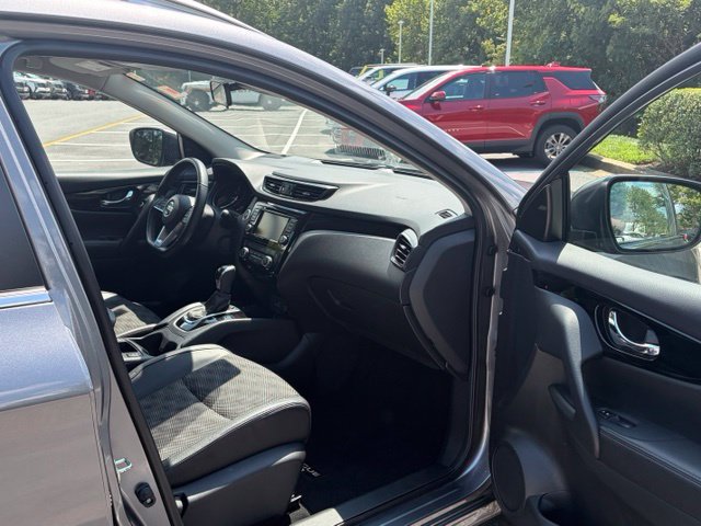 Used 2022 Nissan Rogue Sport SV w/ Technology Package AWD/4WD image 28