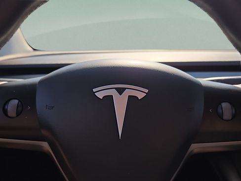 Used 2021 Tesla Model 3 Standard Range Plus RWD image 26