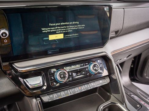 Used 2022 GMC Sierra 1500 AT4 w/ AT4 Premium Package image 25