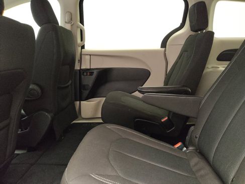 Used 2024 Chrysler Voyager LX FWD image 18