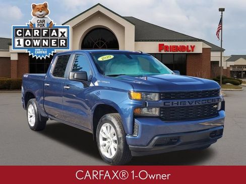 Used 2020 Chevrolet Silverado 1500 Custom w/ Custom Value Package AWD/4WD image 2