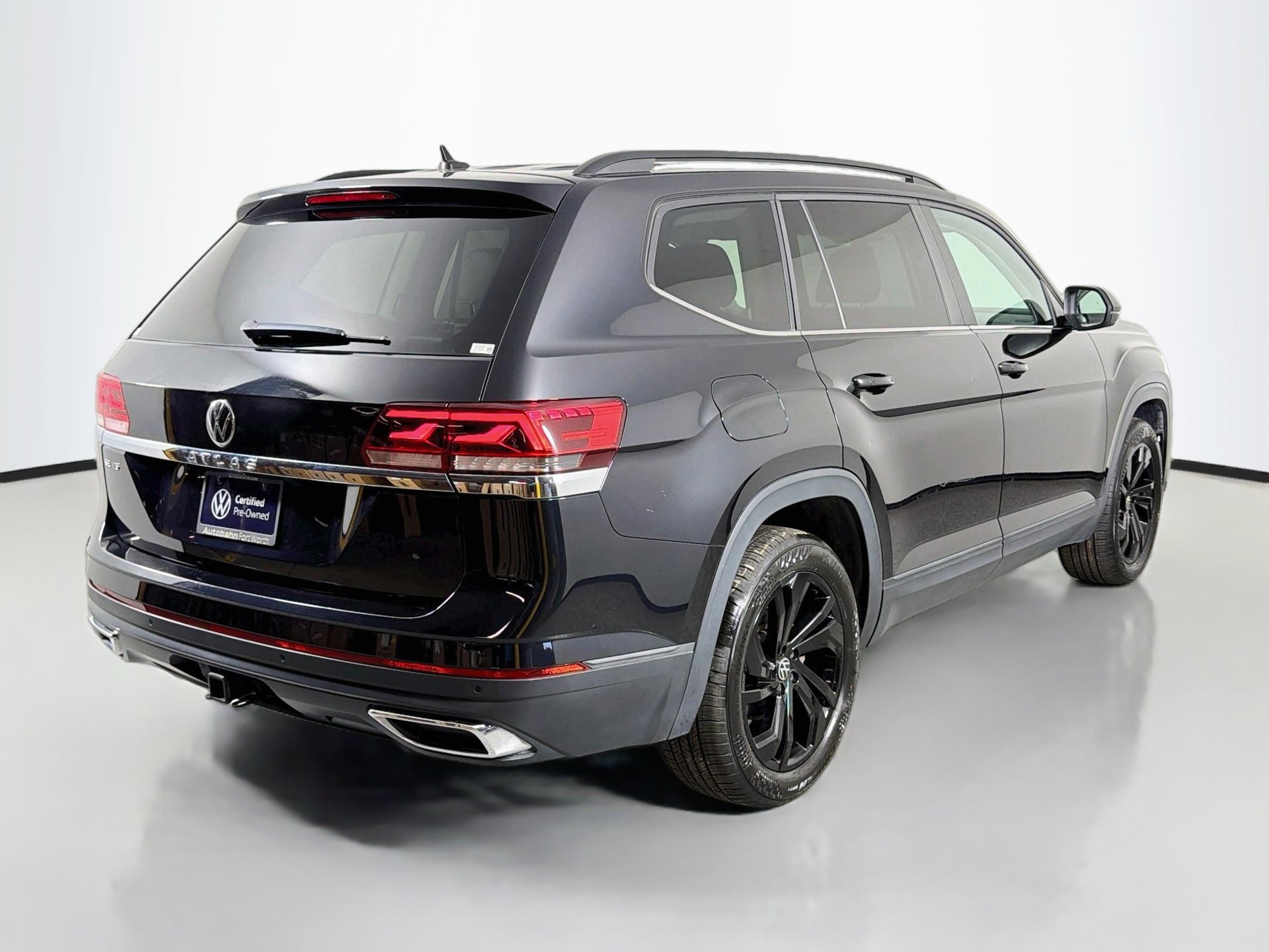 Used 2023 Volkswagen Atlas SE w/ Panoramic Sunroof Package FWD image 5