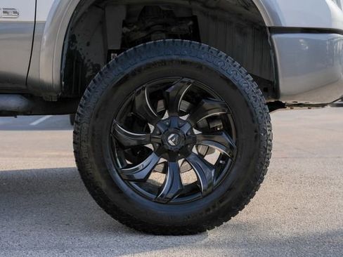 Used 2016 Nissan Titan PRO-4X image 5