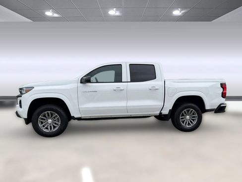 Used 2026 Chevrolet Colorado LT image 2