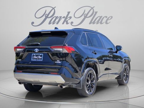 Used 2022 Toyota RAV4 SE AWD/4WD image 5