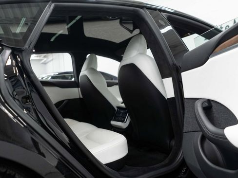 Used 2022 Tesla Model S Standard Range image 13