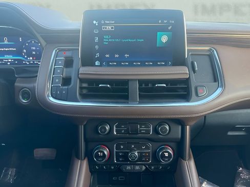 Used 2024 Chevrolet Suburban High Country w/ Max Trailering Package AWD/4WD image 11