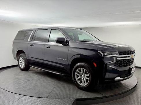 Used 2022 Chevrolet Suburban LS w/ Driver Alert Package image 11