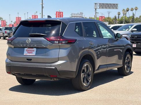 Used 2025 Nissan Rogue SV FWD image 42