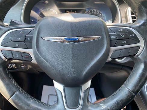 Used 2015 Chrysler 200 Limited w/ Convenience Group image 12