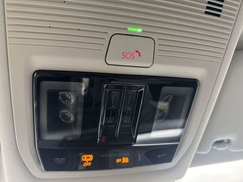 New 2026 Volkswagen Tiguan SE image 35