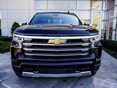 Used 2023 Chevrolet Silverado 1500 High Country w/ Z71 Off-Road Package image 7