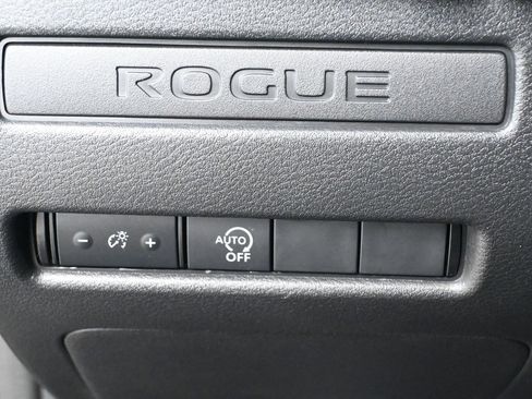 Used 2024 Nissan Rogue S AWD/4WD image 12