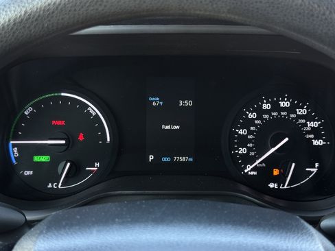 Certified 2024 Toyota Sienna LE image 32