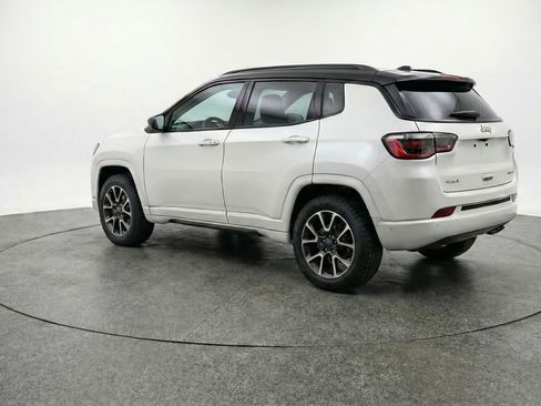 Used 2025 Jeep Compass Trailhawk AWD/4WD image 6