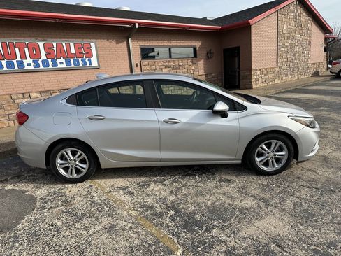 Used 2016 Chevrolet Cruze LT w/ Convenience Package image 10