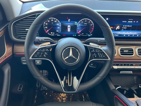 Used 2025 Mercedes-Benz GLE 350 4MATIC image 16