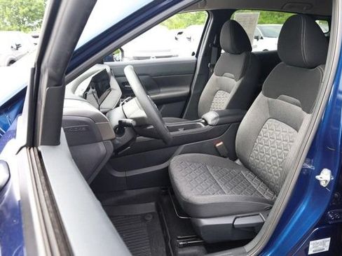 Certified 2025 Nissan Kicks SV AWD/4WD image 8