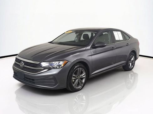 Used 2024 Volkswagen Jetta SE FWD image 9