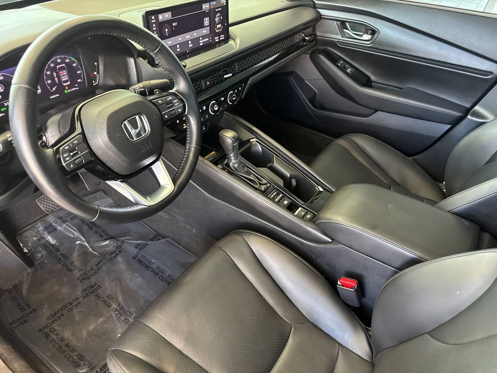 Used 2024 Honda Accord Touring image 9
