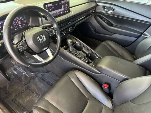 Used 2024 Honda Accord Touring image 9