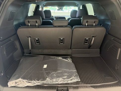 New 2026 Chevrolet Traverse LT w/ Midnight/Sport Edition AWD/4WD image 14