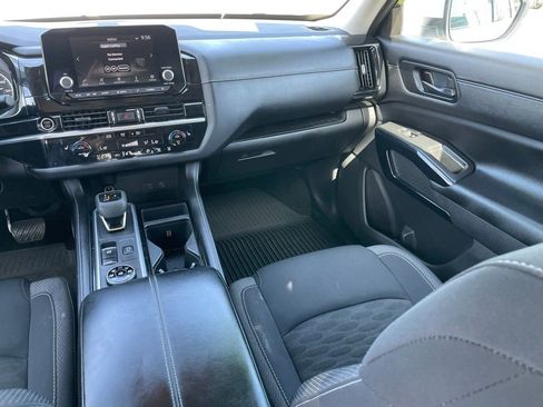 Certified 2023 Nissan Pathfinder SV w/ SV Premium Package AWD/4WD image 11