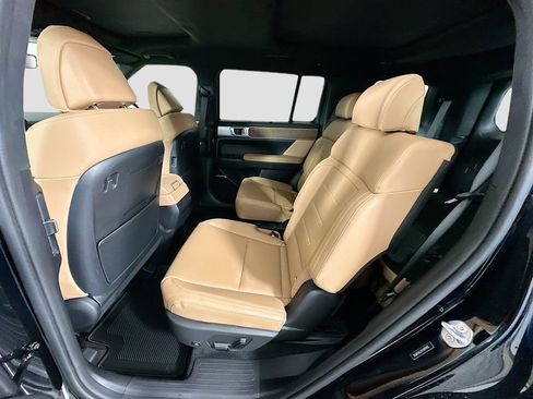 New 2026 Hyundai Santa Fe Calligraphy FWD image 17