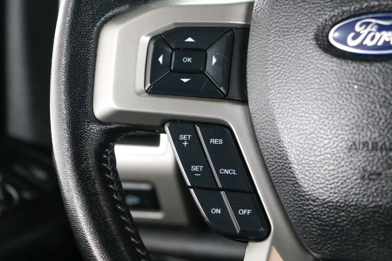 Used 2021 Ford F250 Lariat w/ Lariat Value Package AWD/4WD image 14