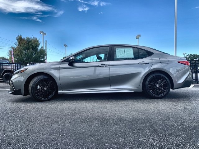 Used 2026 Toyota Camry SE FWD image 5