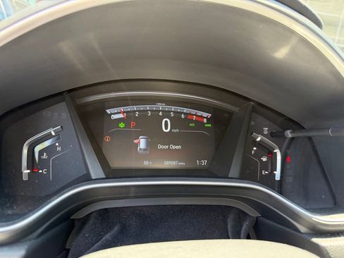Used 2018 Honda CR-V Touring image 5