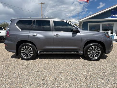Used 2023 Lexus GX 460 Luxury w/ Off Road Package AWD/4WD image 3