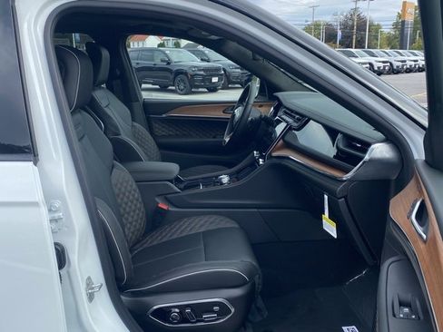 New 2025 Jeep Grand Cherokee L Summit image 30