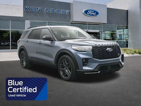 Used 2025 Ford Explorer ST image 1