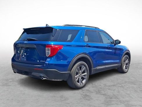 Used 2023 Ford Explorer XLT w/ Equipment Group 202A AWD/4WD image 6