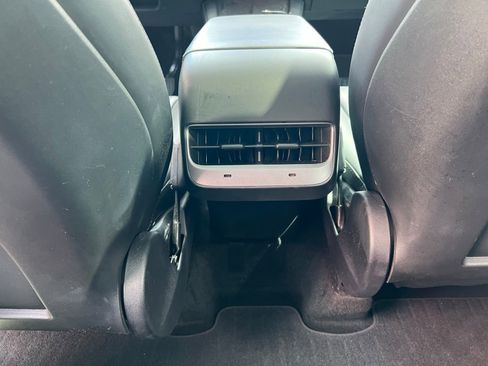 Used 2023 Tesla Model Y Long Range AWD/4WD image 51