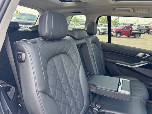 Used 2024 BMW X7 xDrive40i AWD/4WD image 56