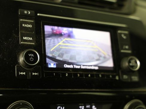 Used 2019 Honda CR-V LX image 5