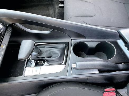 Used 2022 Hyundai Elantra SEL FWD image 18