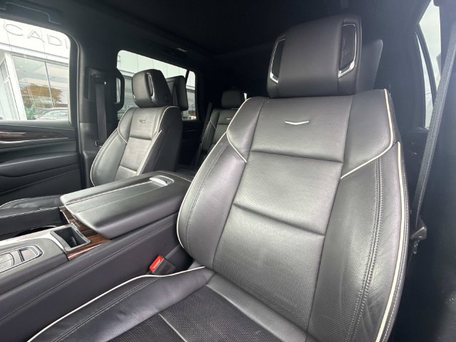 Certified 2023 Cadillac Escalade Premium Luxury w/ Performance Package AWD/4WD image 19