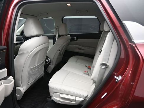Used 2025 Kia Sorento S FWD image 24