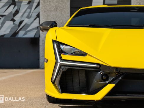 Used 2024 Lamborghini Revuelto AWD/4WD image 4