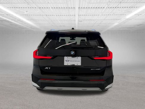 Used 2025 BMW X1 xDrive28i w/ Premium Package AWD/4WD image 4