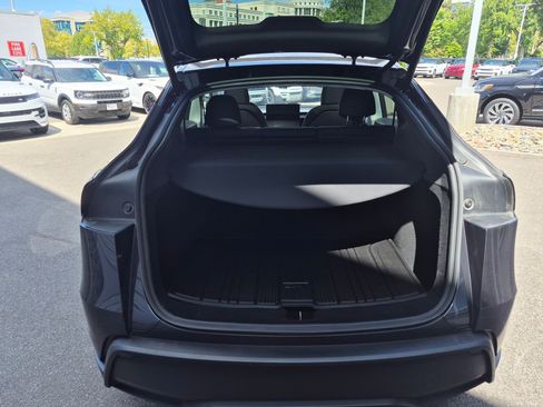 Used 2026 Tesla Model Y Long Range AWD/4WD image 25
