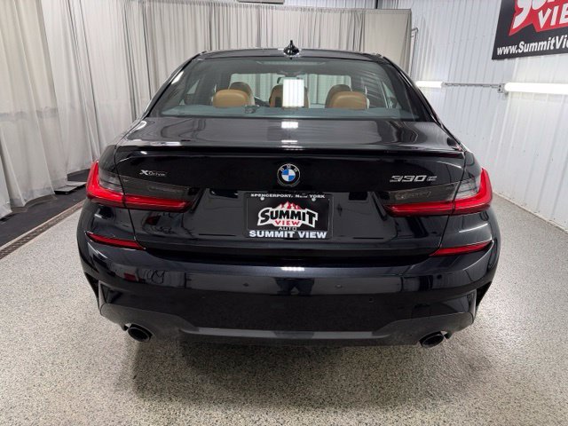 Used 2021 BMW 330e xDrive w/ M Sport Package AWD/4WD image 5