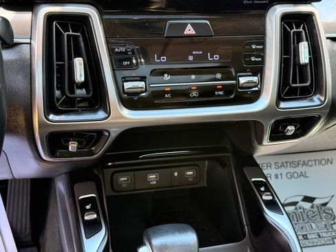 Used 2023 Kia Sorento S w/ Panoramic Sunroof Package FWD image 20