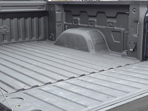 Certified 2023 Chevrolet Silverado 1500 High Country w/ Technology Package image 9